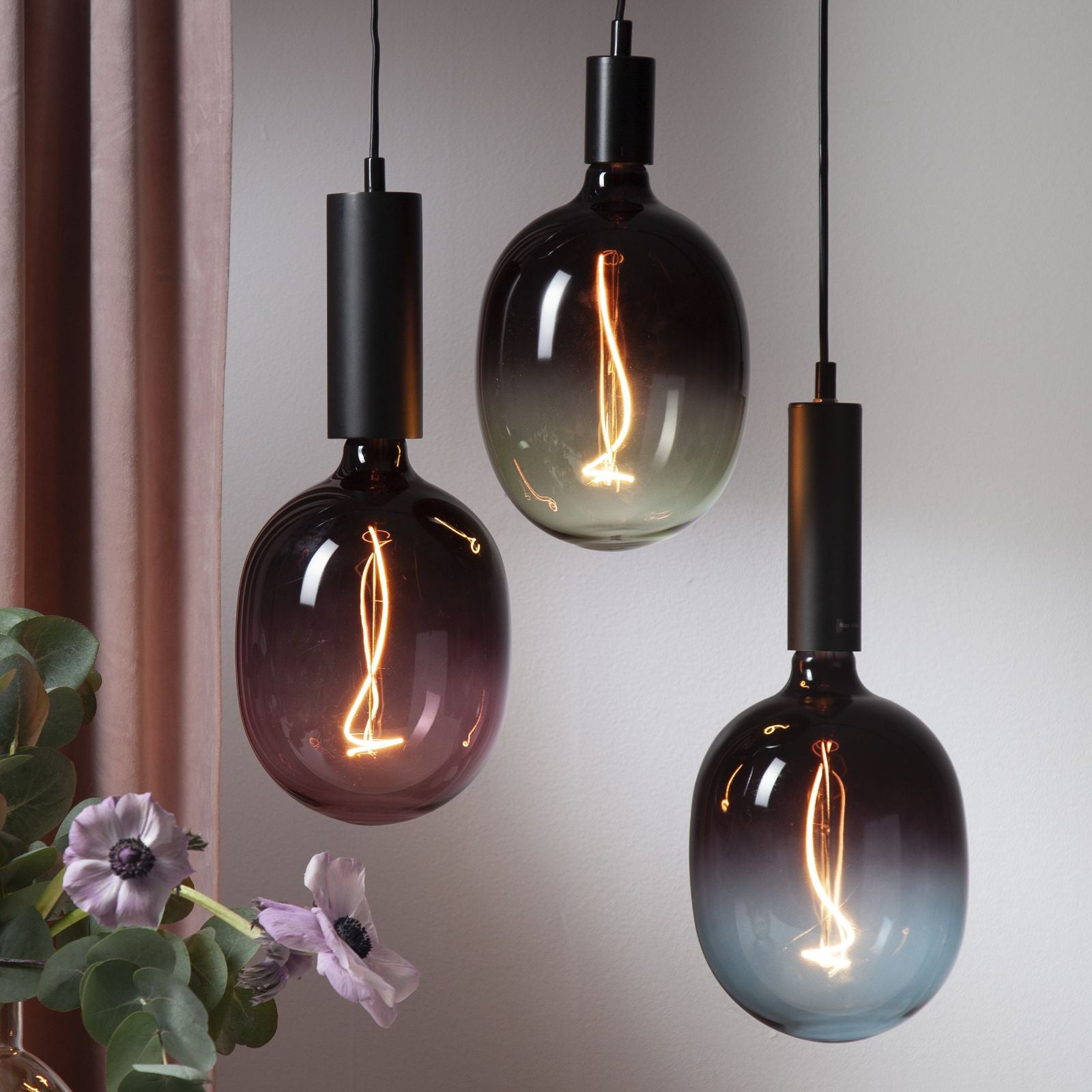 led-lampa-e27-c150-colourmix-366-54-1